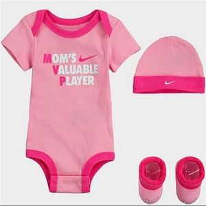Nike Infant 3-Piece Hat and Booties MVP Box Set NWT